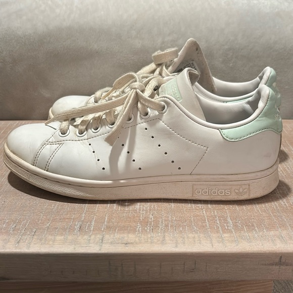 Adidas Stan Smith - Picture 1 of 10